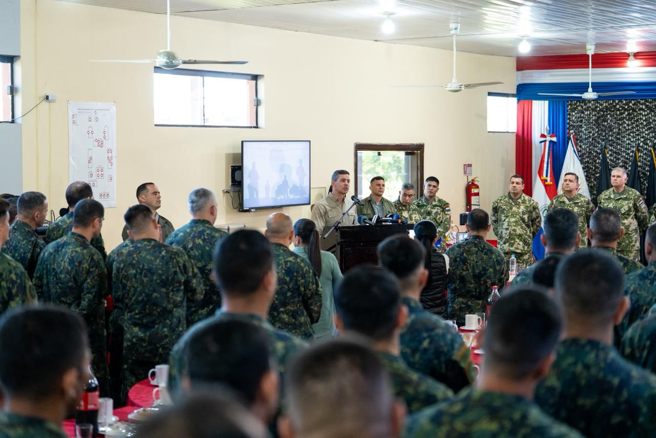 Presidente Peña supervisa la capacidad operativa del Comando de Operaciones de Defensa Interna