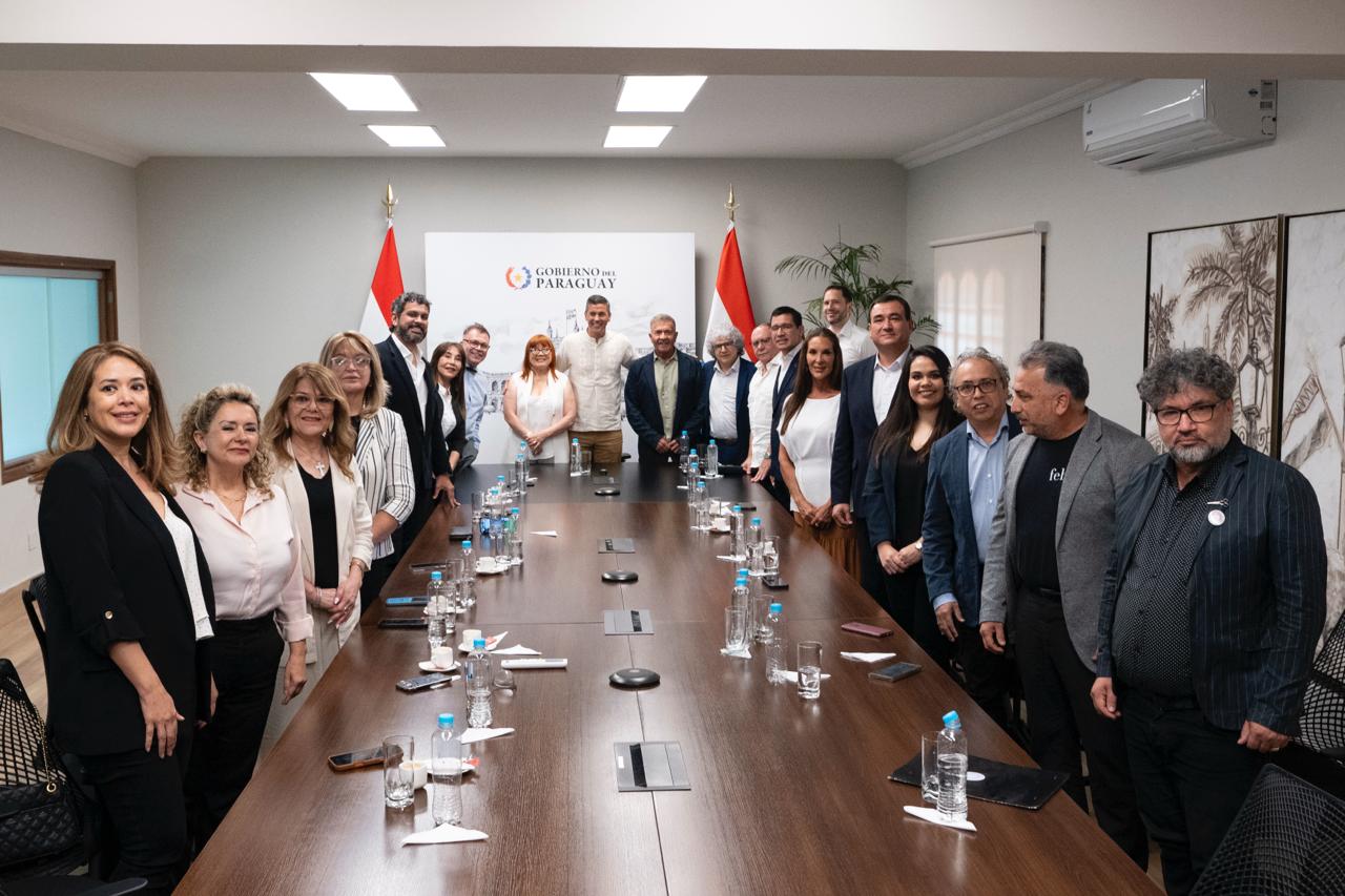 Presidente Peña promulga ley que brinda seguridad jurídica y formaliza el trabajo de los profesionales de la belleza Presidente Peña promulga ley que brinda seguridad jurídica y formaliza el trabajo de los profesionales de la belleza