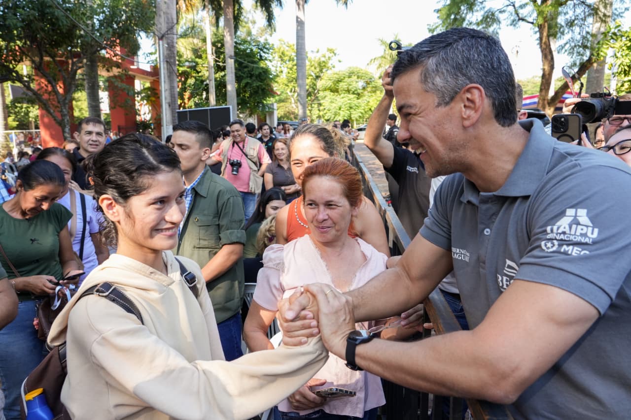 Más de 18.000 jóvenes apuestan a su futuro con las Becas del Gobierno del Paraguay