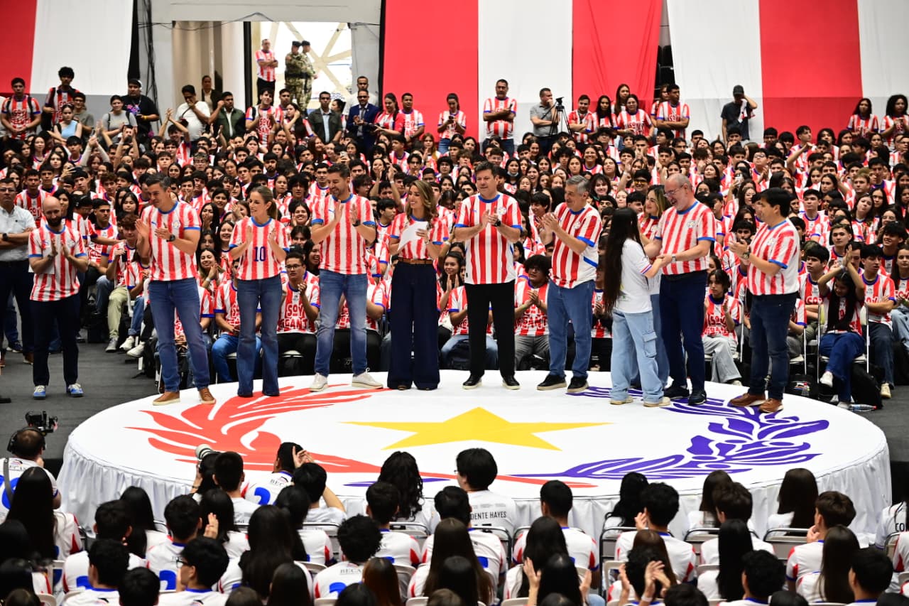Cerca de 7.600 jóvenes acceden a becas del Gobierno del Paraguay Cerca de 7.600 jóvenes acceden a becas del Gobierno del Paraguay
