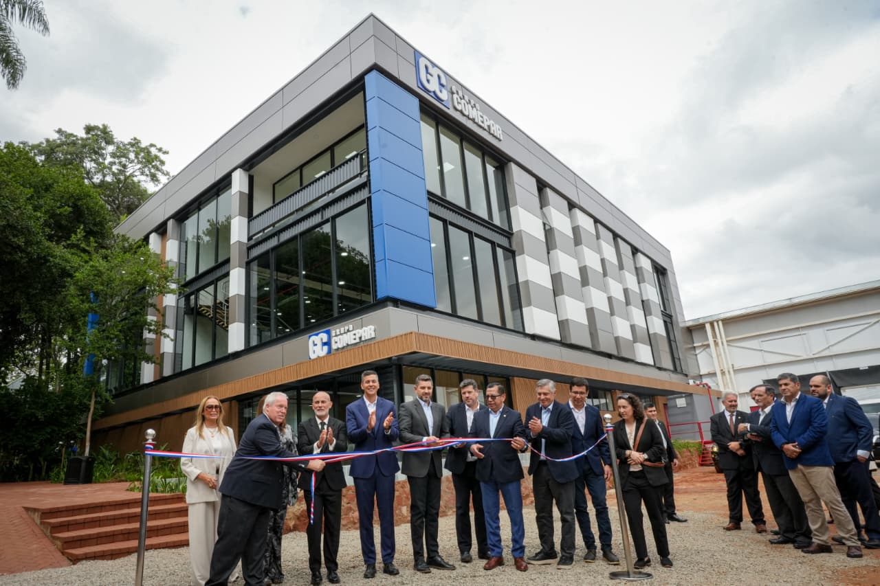Presidente Peña encabeza inauguración de planta de producción de alimentos en Areguá Presidente Peña encabeza inauguración de planta de producción de alimentos en Areguá