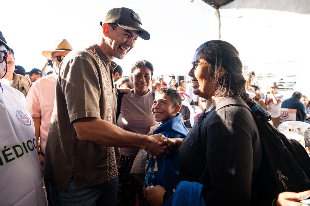 Presidente Peña destaca jornada médica en el Chaco y resalta el valor de la integración regional