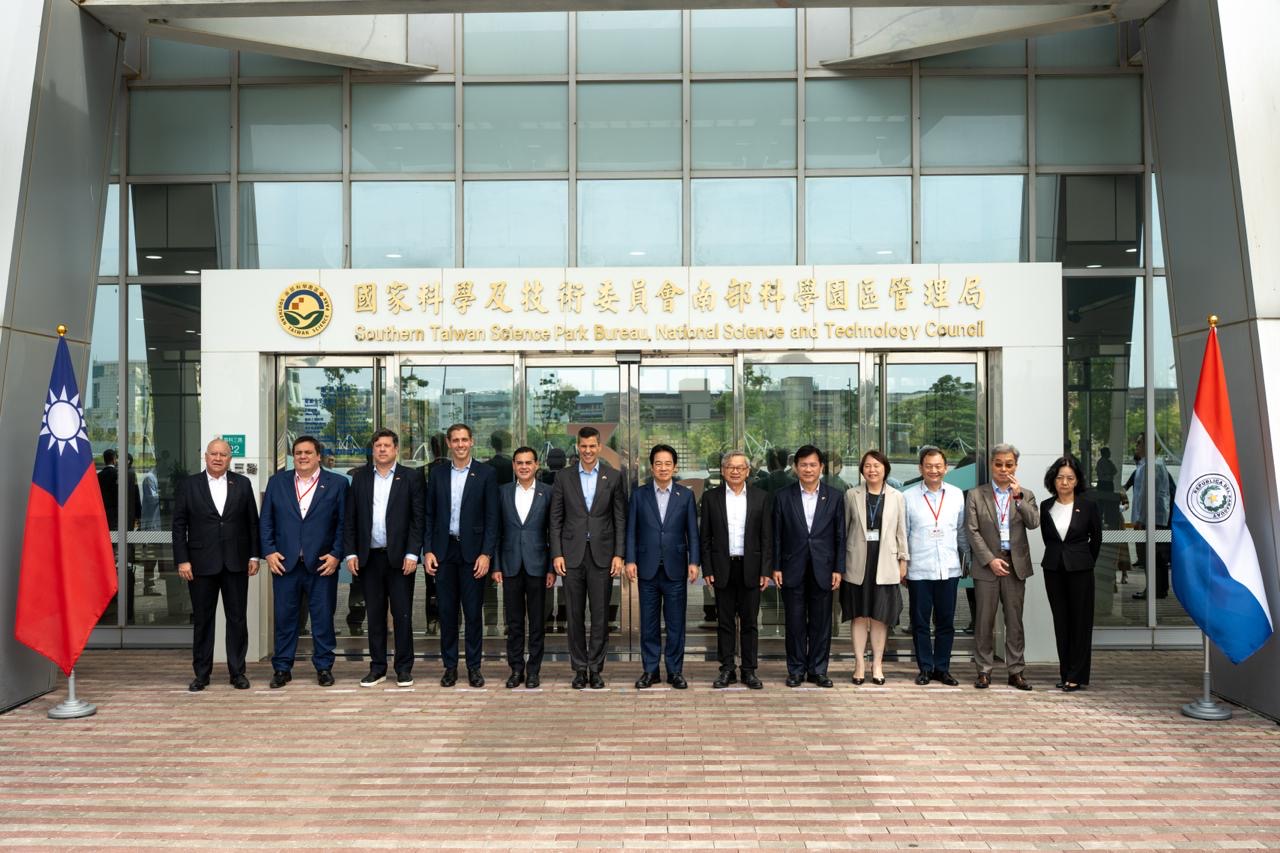 Presidente Peña visita uno de los principales polos tecnológicos del mundo en la República China (Taiwán)