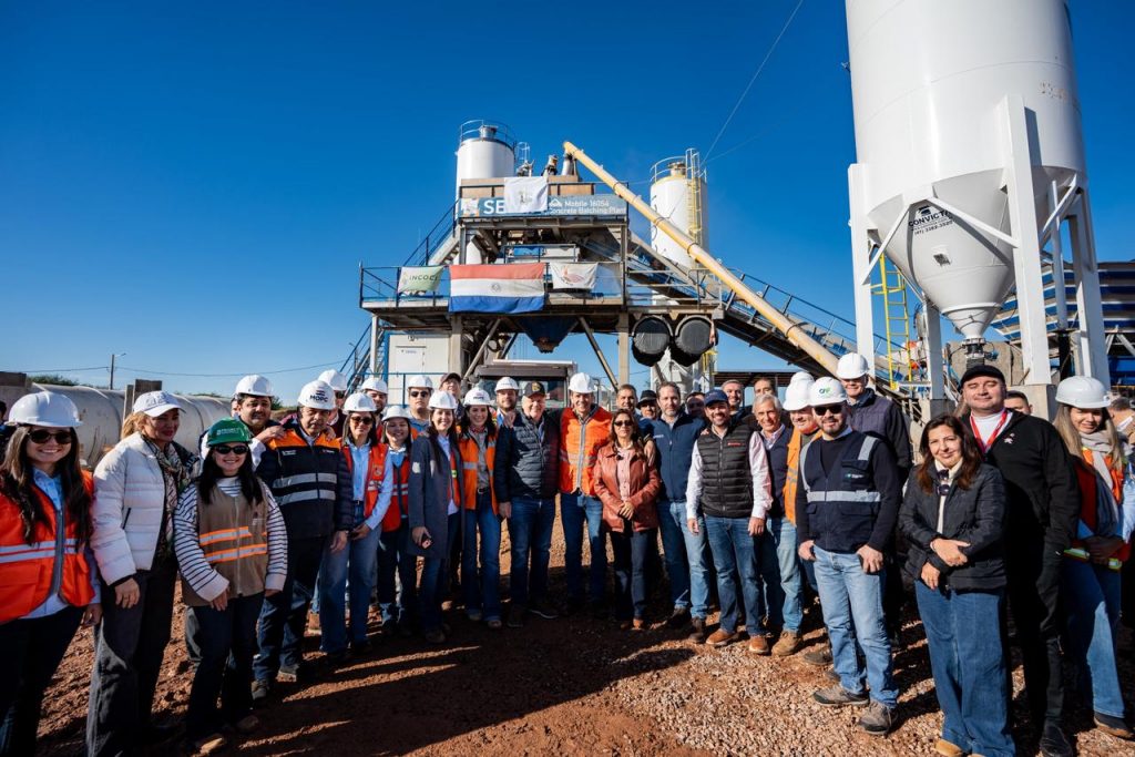 Obras impulsadas por el Gobierno del Paraguay avanzan en Concepción con la primera ruta de hormigón del país