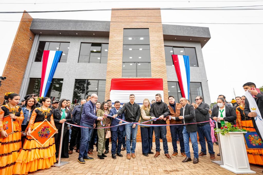 Presidente Peña inaugura nueva sede municipal y reafirma compromiso con el desarrollo de Tavaí