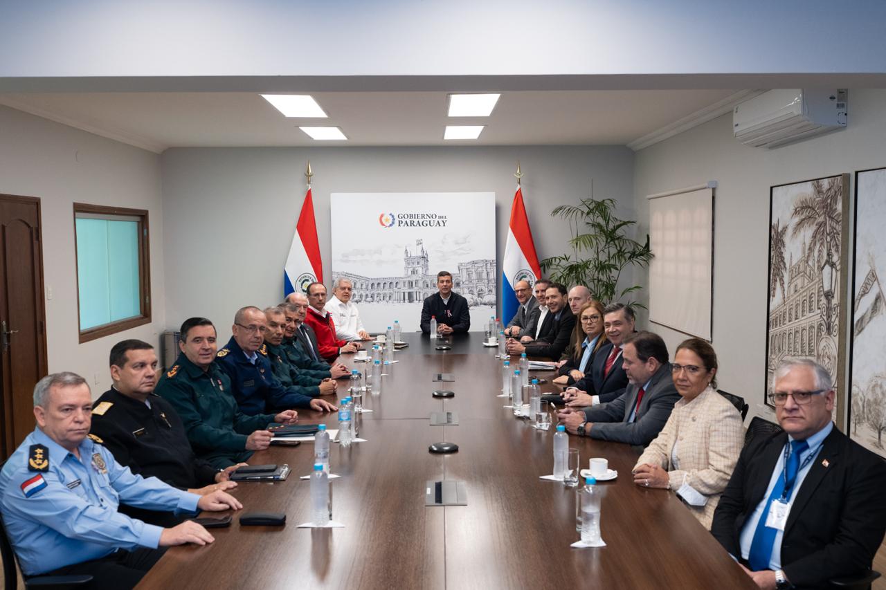 Presidente Peña impulsa estrategia nacional de control aéreo con creación de la Comisión “Cielo Guaraní Soberano” Presidente Peña impulsa estrategia nacional de control aéreo con creación de la Comisión “Cielo Guaraní Soberano”