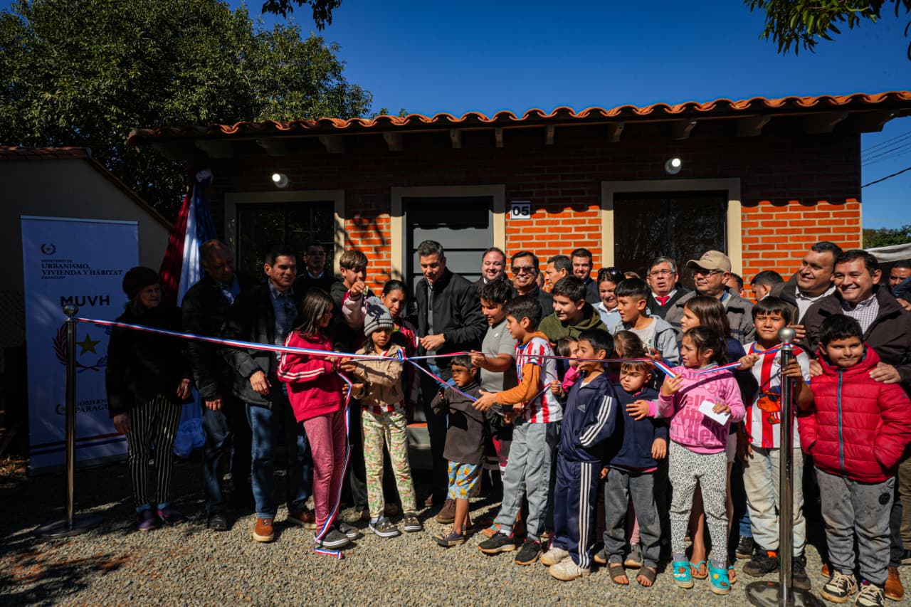 Gobierno entrega 78 viviendas sociales en Central y amplía el acceso a la casa propia para más familias