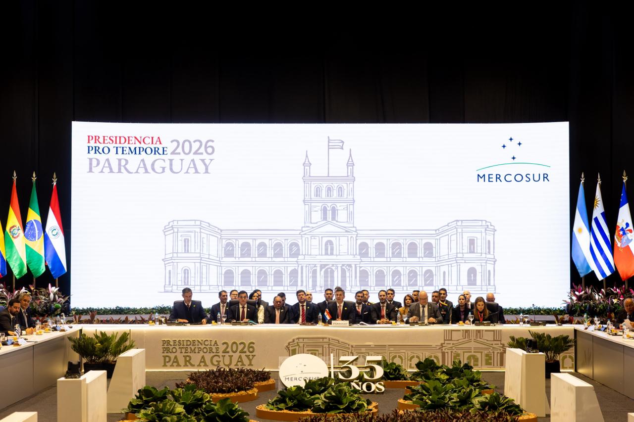 Paraguay culmina una Presidencia Pro Témpore marcada por avances en integración y transfiere la conducción del MERCOSUR al Uruguay Paraguay culmina una Presidencia Pro Témpore marcada por avances en integración y transfiere la conducción del MERCOSUR al Uruguay