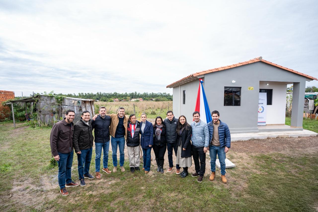 Gobierno entregó 139 nuevas viviendas a familias de Itá, Villeta y San Lorenzo Gobierno entregó 139 nuevas viviendas a familias de Itá, Villeta y San Lorenzo